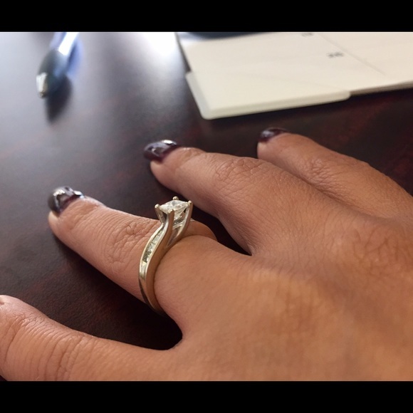 Jewelry - 💍White Gold. 1.5 Diamond Karat. Size 6